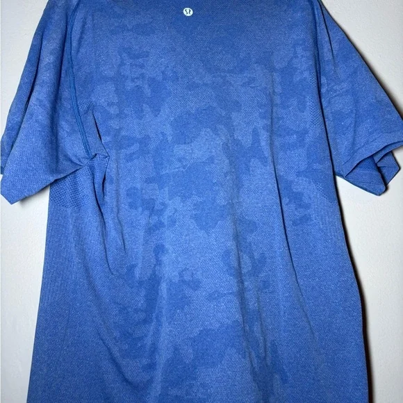 Lululemon Shirt Blue Tee Casual Workout Gym Athleisure Stretch size M - Picture 6 of 6